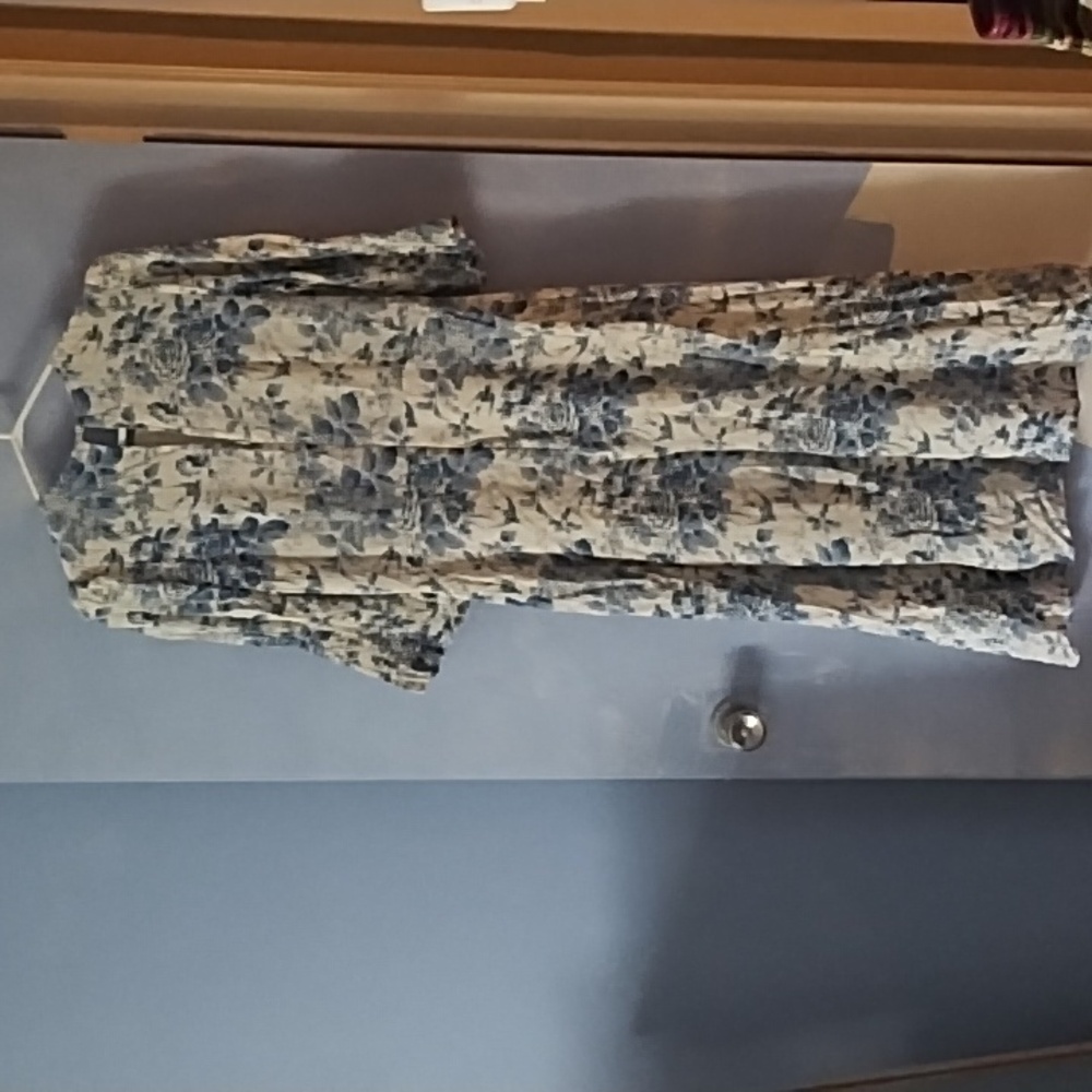 REFORMATION Carolena Dress Pompadour Print 10 - Picture 9 of 10